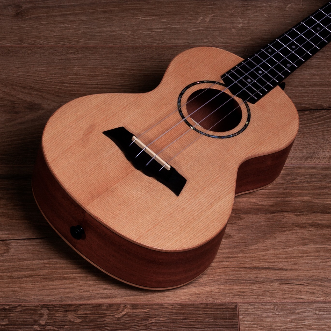 BMUK6T Spruce Tenor Ukulele 