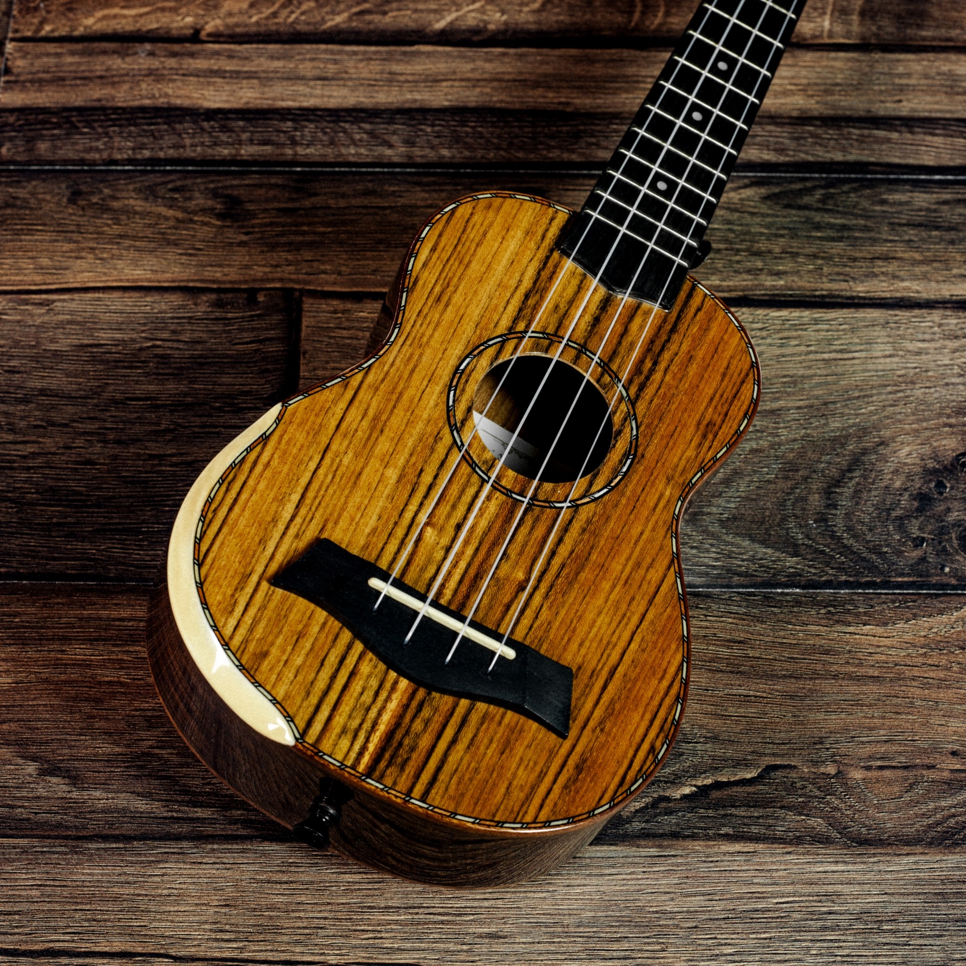 BMUK5S Walnut Soprano Ukulele 