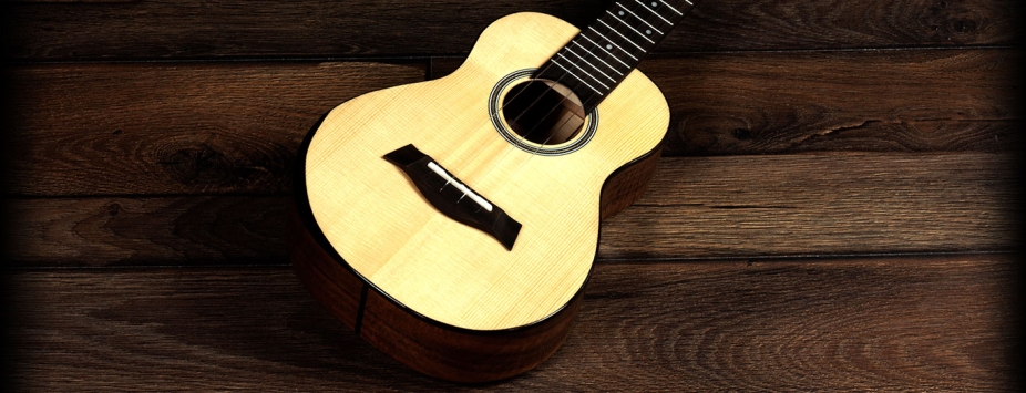 BMUK11C Solid Spruce & Acacia Concert Ukulele 